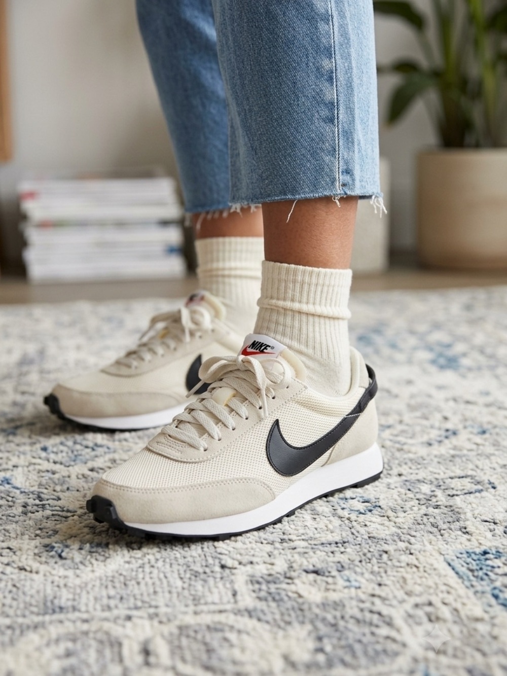 Nike Cream and Black Low-Top Casual Sneakers